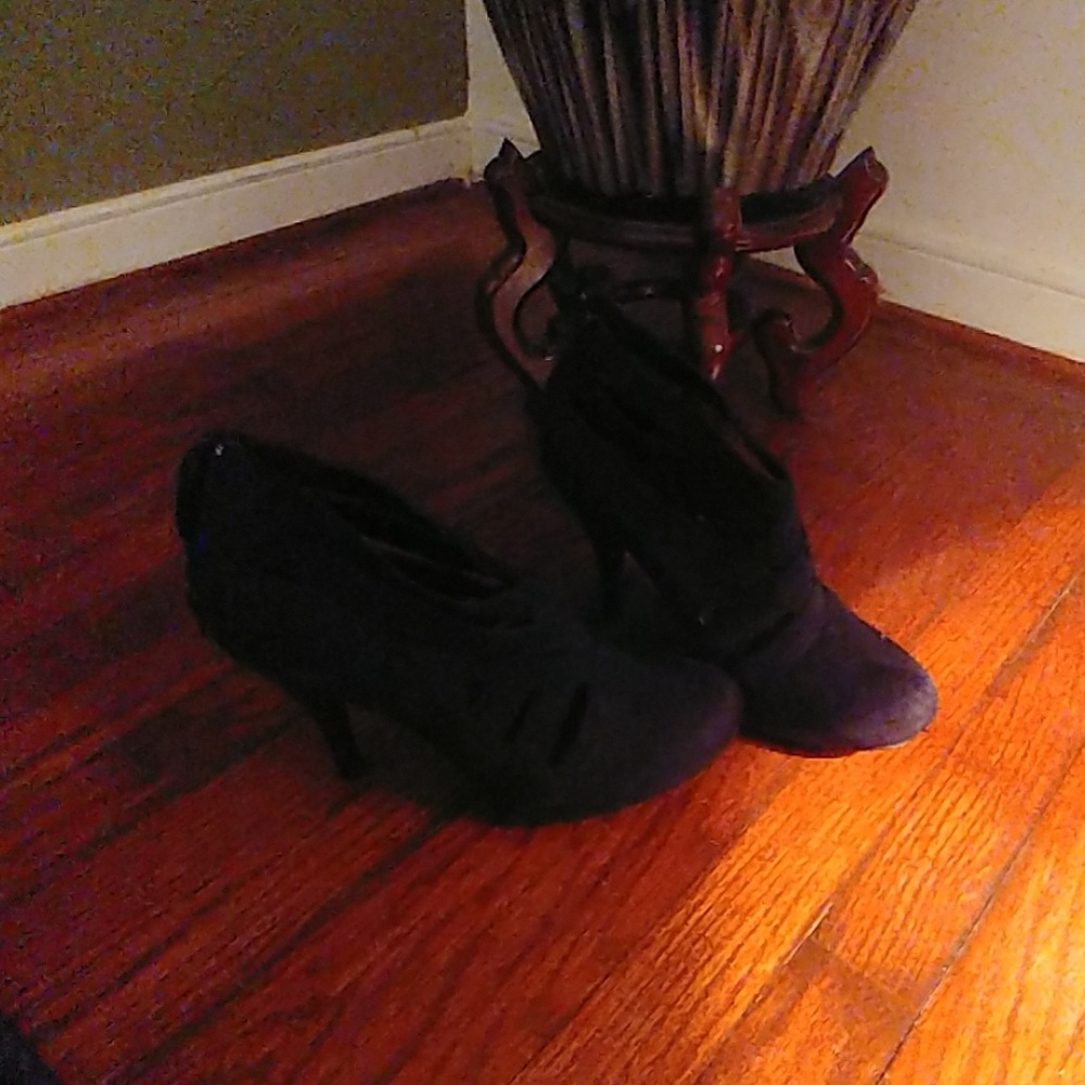Suede heels ankle boots